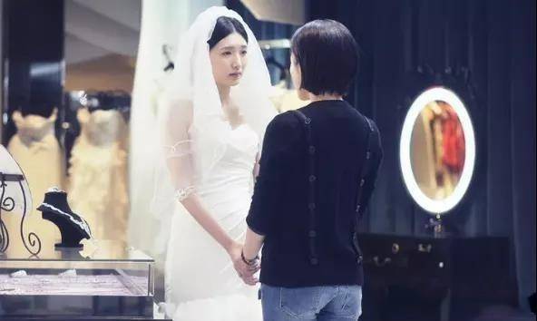 父亲|贾玲《你好，李焕英》：成功的女导演作品，发出女性的声音