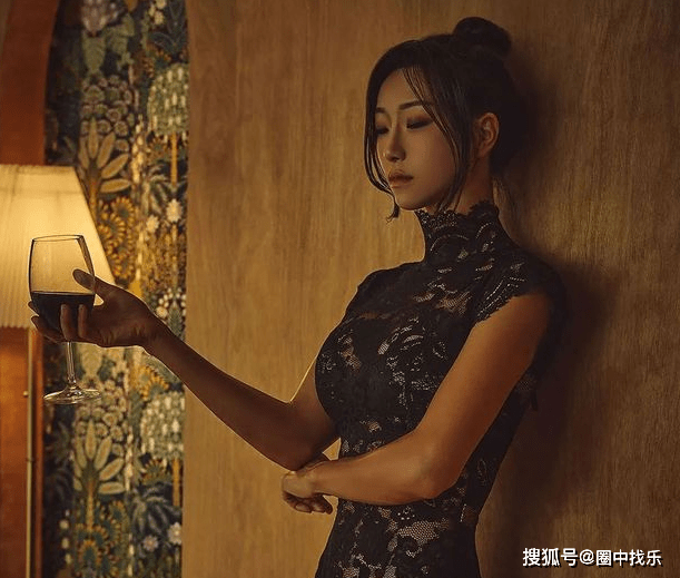 白幼 170韩国女私教，健美身材让人眼前一亮，性感妩媚，杀伤力十足