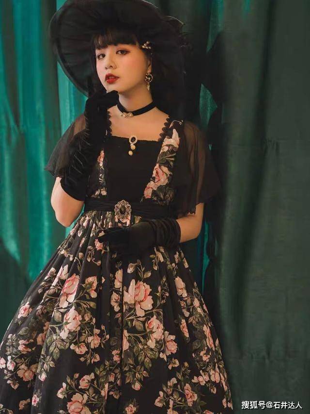 配饰 法兰西洛丽塔美出圈了，网友直言，这才是真正的