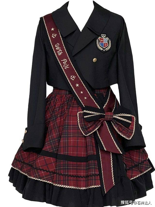 进行 有一种搭配叫“洛丽塔+缎带”，远看像服务员，近看却显贵气