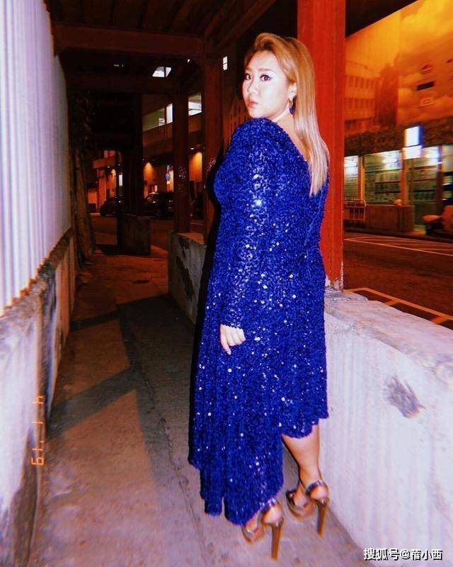 设计 又被郑欣宜美到了，将紧身衣穿出不同魅力，不愧是180斤的女神