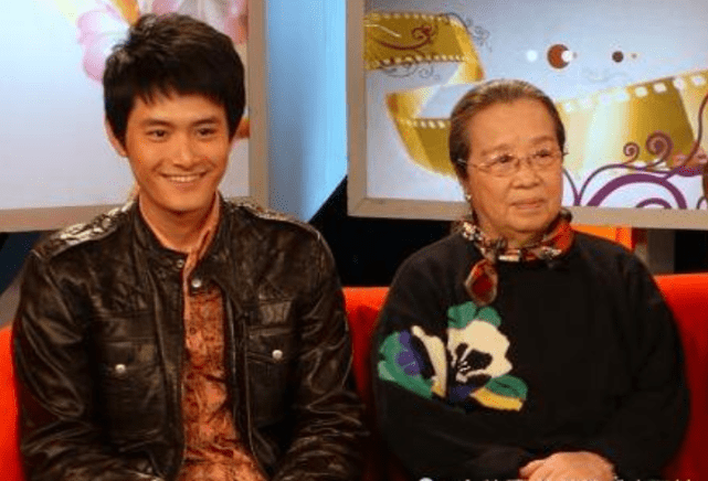 因为|他是容嬷嬷的“儿子”，出道16年不温不火，媳妇却已成为当红明星