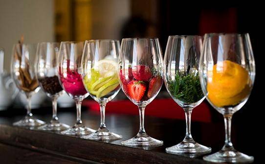 葡萄|葡萄酒有哪些香气?不懂不要紧,记好这些“典型”让你瞬间高大尚