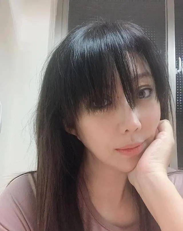 偶像|突然肠爆裂病危！49岁著名女星仍未度过危险期，丈夫拒绝放弃救治