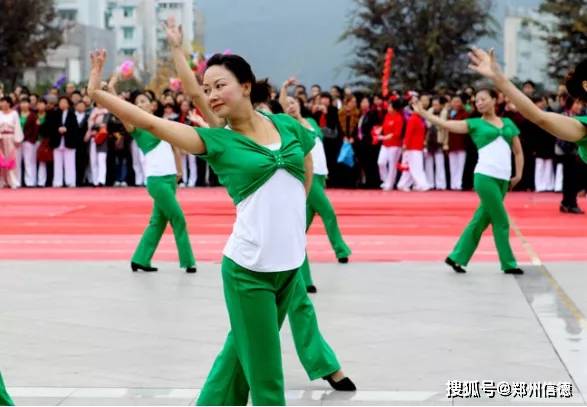 生活|血糖高怎么调理？医生坦言：睡前养成3个习惯，血糖或慢慢降