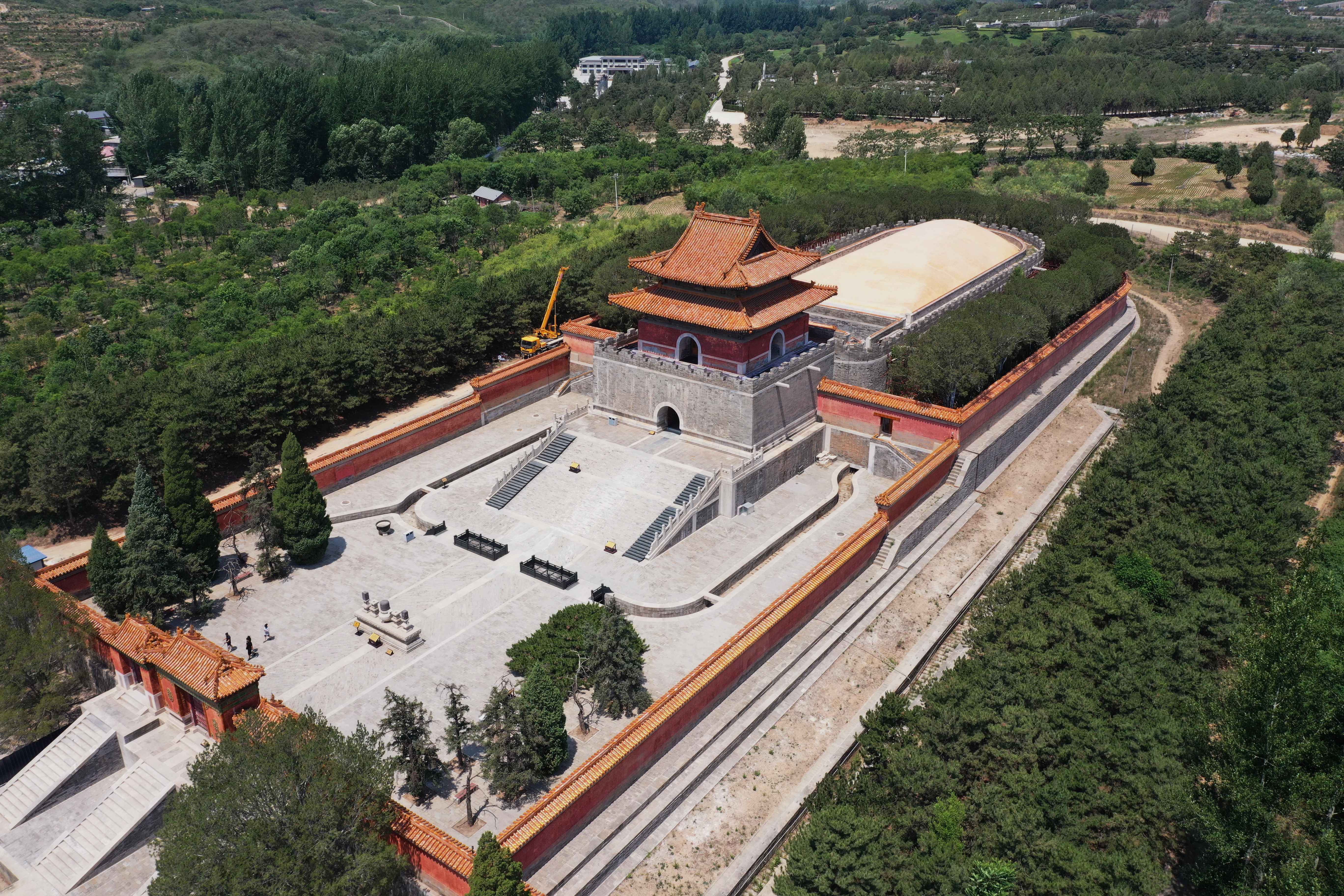 负责营建嘉庆陵寝——昌陵,同时还建造了圆明园中的同乐园戏楼,含经堂