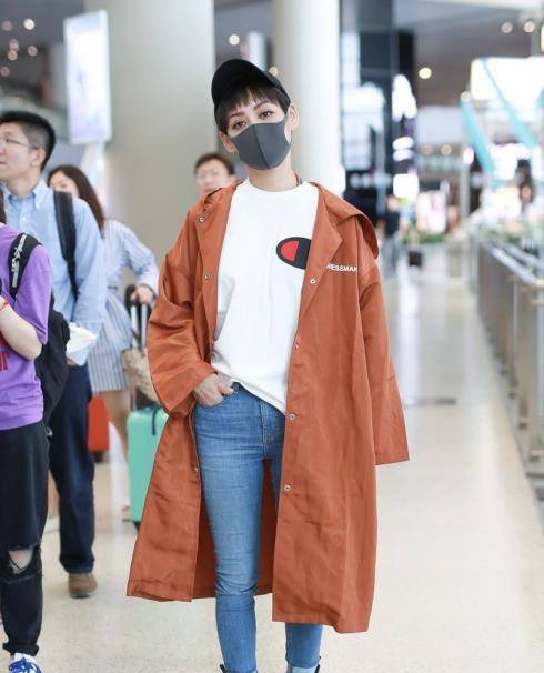 宁静 年纪越大越敢穿，49岁宁静，60岁蔡明，61岁宋丹丹，绝对是时尚咖