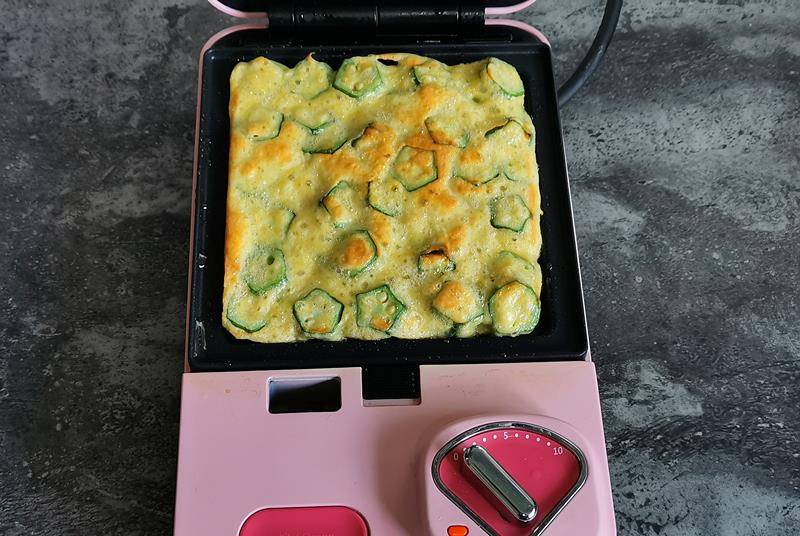 蔬菜|孩子开学了，早餐不用买着吃，勤快宝妈教你10分钟快手早餐饼