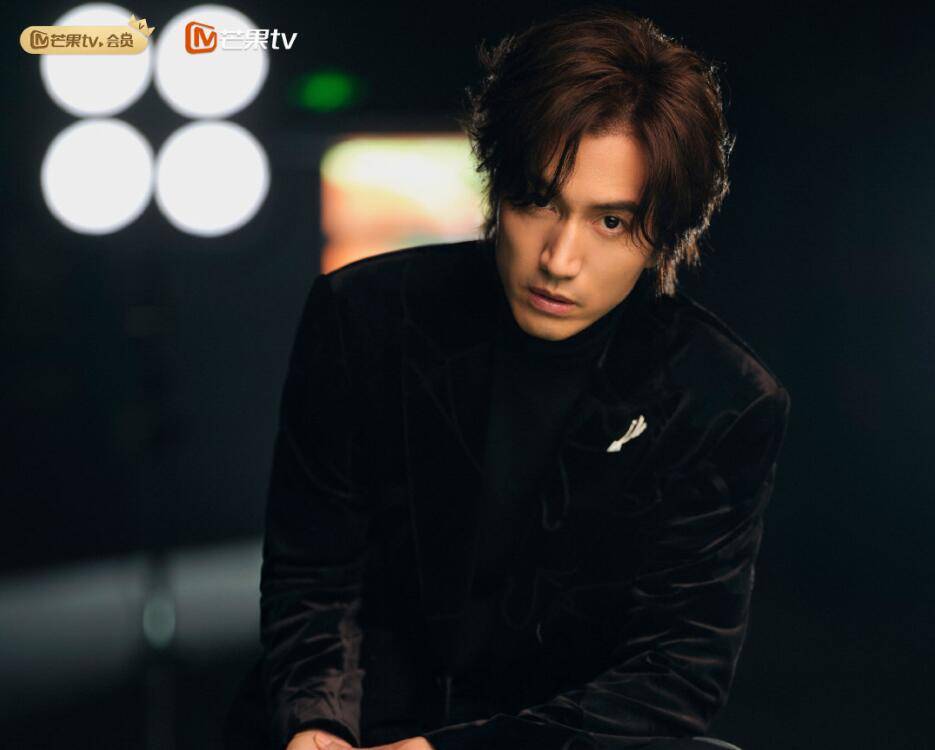 节目组|哥哥成团，1人借兄弟躺赢，1人靠兄弟逆袭，1人输在兄弟“多情”