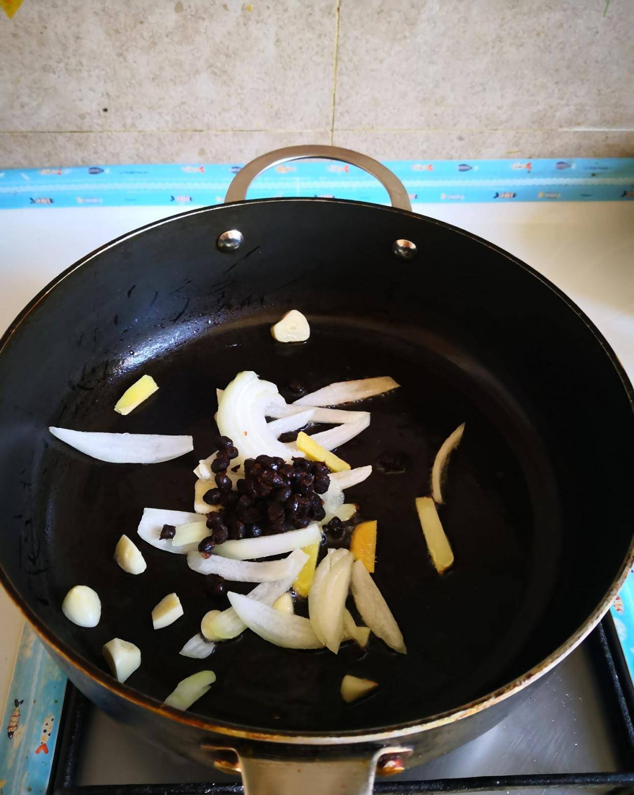 方法|孩子补钙,别再吃钙片了,隔三差五吃点它,孩子个头窜一窜