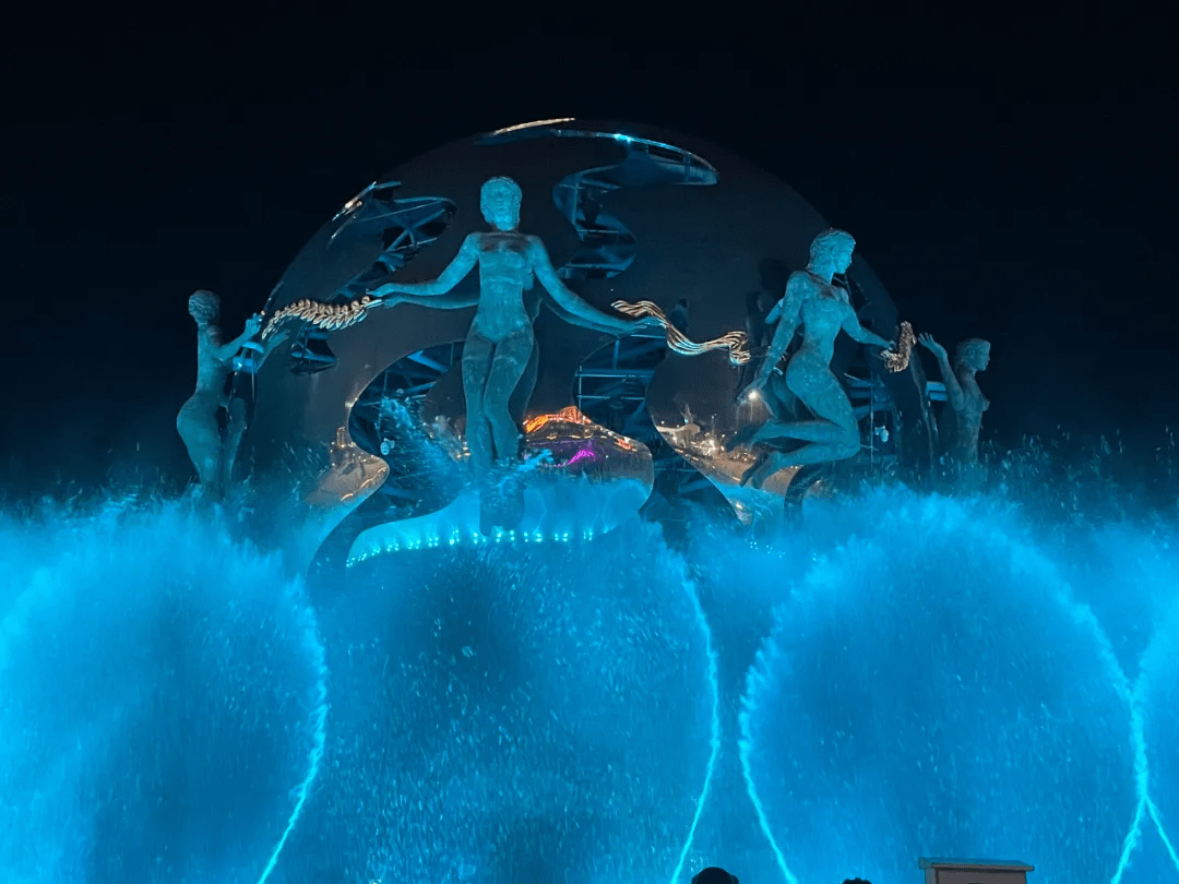 的话,那就试试动感漂移艇,双体帆船游艇,海上拖伞,水上滑板,海天飞龙