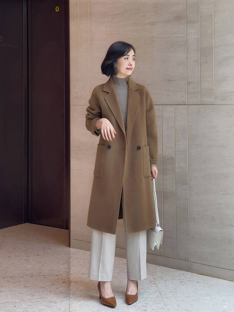 设计 秋冬季,时尚博主都爱用“大衣+针织衫+白色长款”,高级又时髦