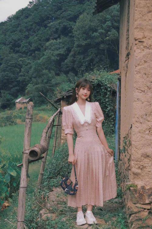 套装 穿好粉色让你一秒减龄,热巴虞书欣爱不释手,美到立刻重回18岁了