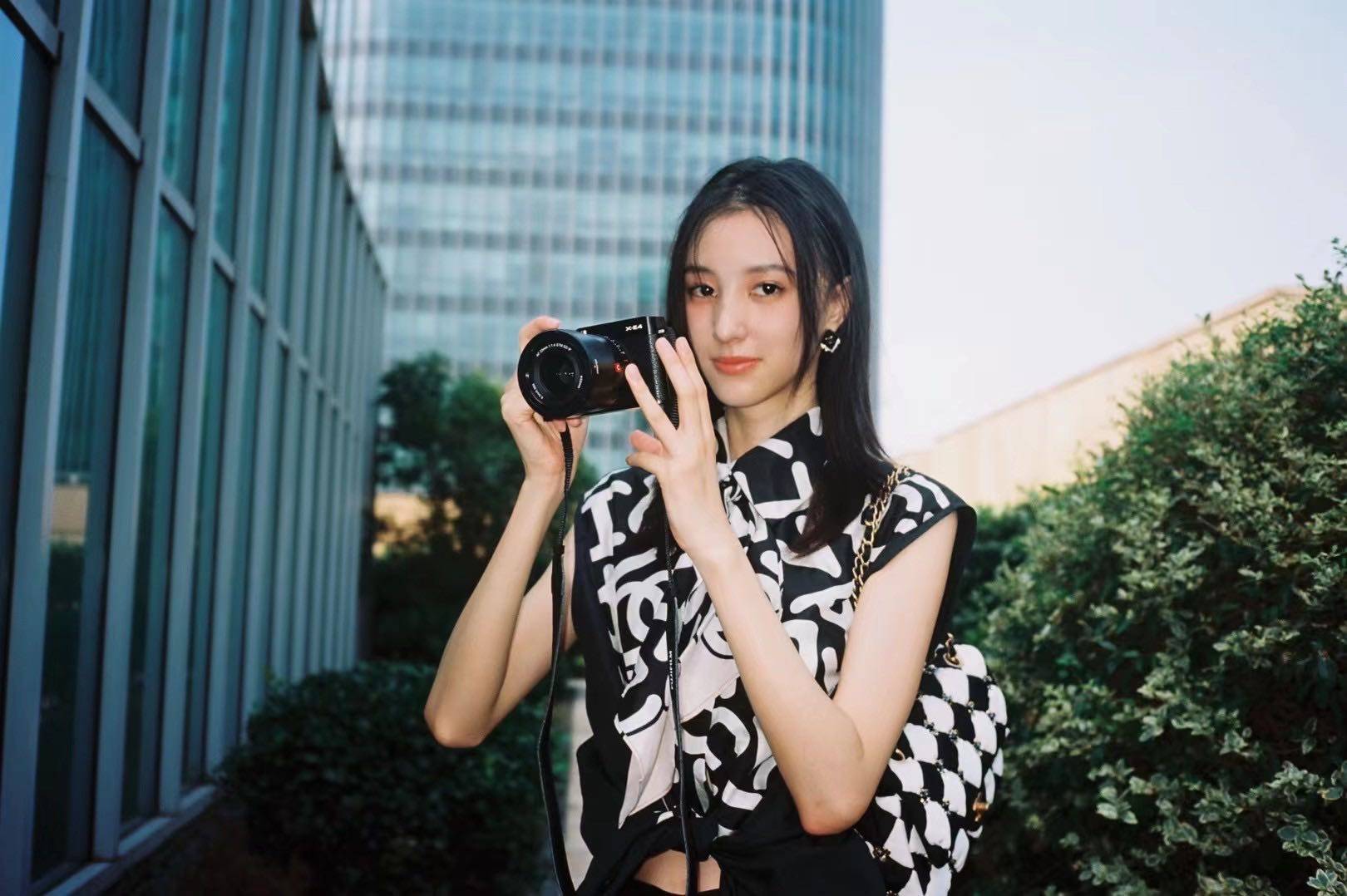 王悦伊 王悦伊｜让别出心裁的穿搭治愈自己