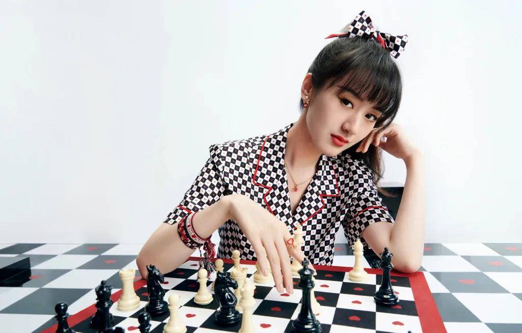 白女士 时尚圈都要被它“格式化”?女明星大型撞衫现场!