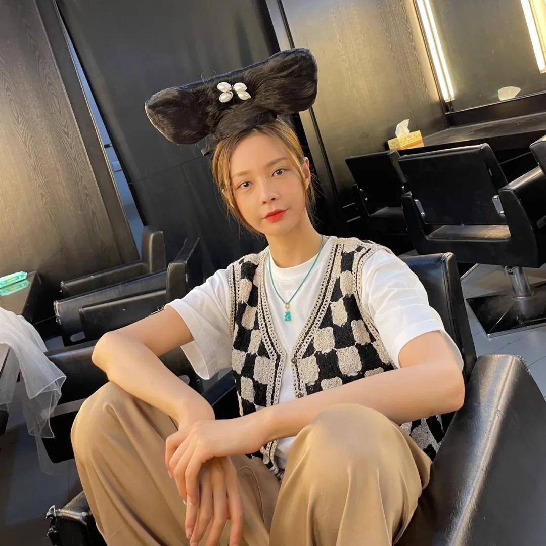 白女士 时尚圈都要被它“格式化”？女明星大型撞衫现场！