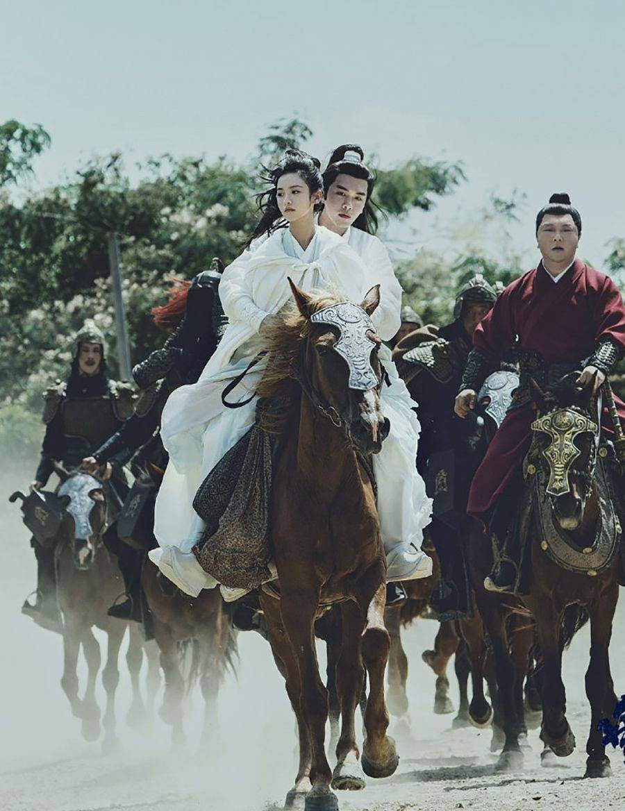 扮演者|雪中悍刀行：各角色骑马剧照，看到“二姐”徐渭熊，很难不心动
