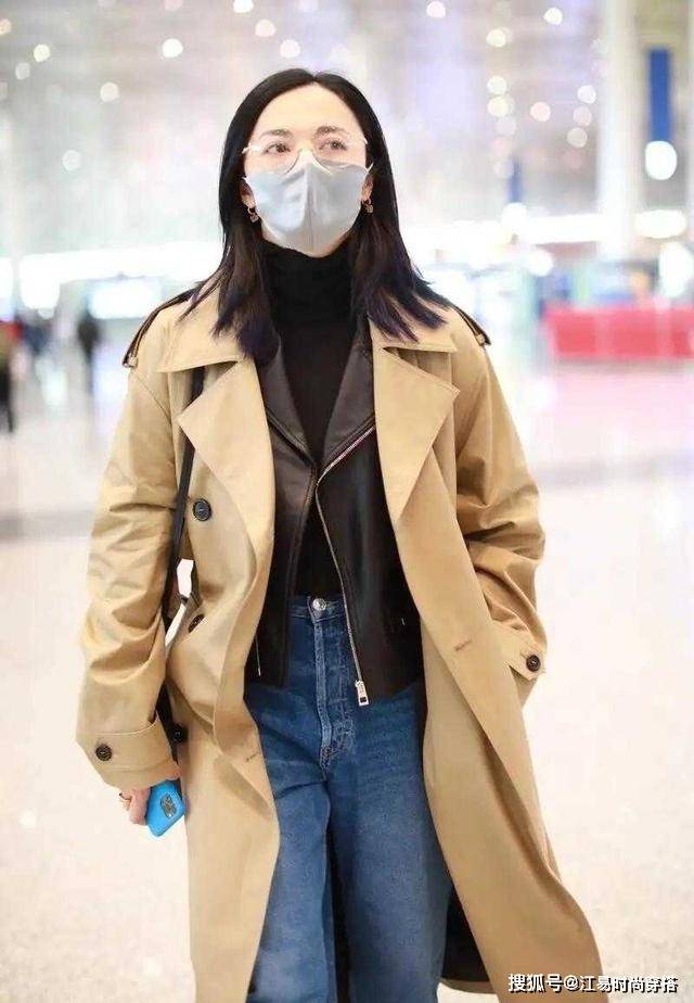 身材 毛晓彤又惊艳了，穿卡其色大衣配 Lisa发型，嫩得像大学生