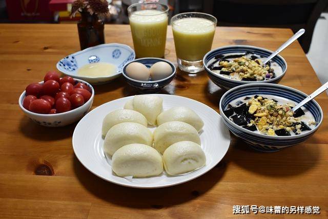 小番茄|天热,这样做早餐简单但营养味美,10分钟做好,家常味道吃着舒服