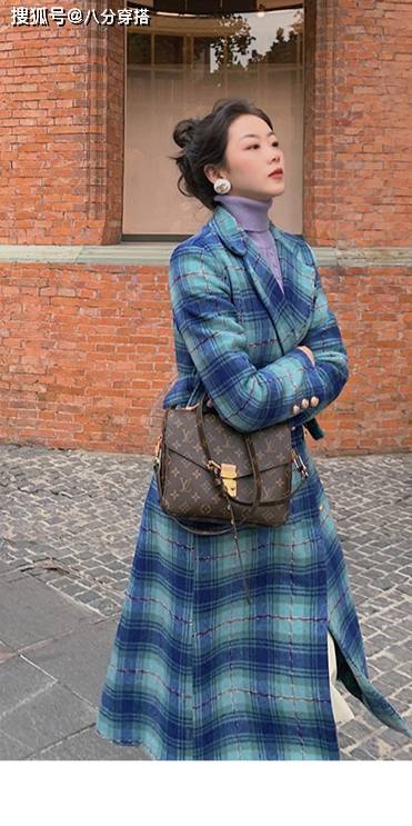 个性 今年的博主终于怕冷，都在穿格纹大衣配靴子，小个子女生也能驾驭