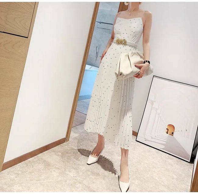 高跟鞋 小波点西装套装，每个女人都应该有的一双高跟鞋！