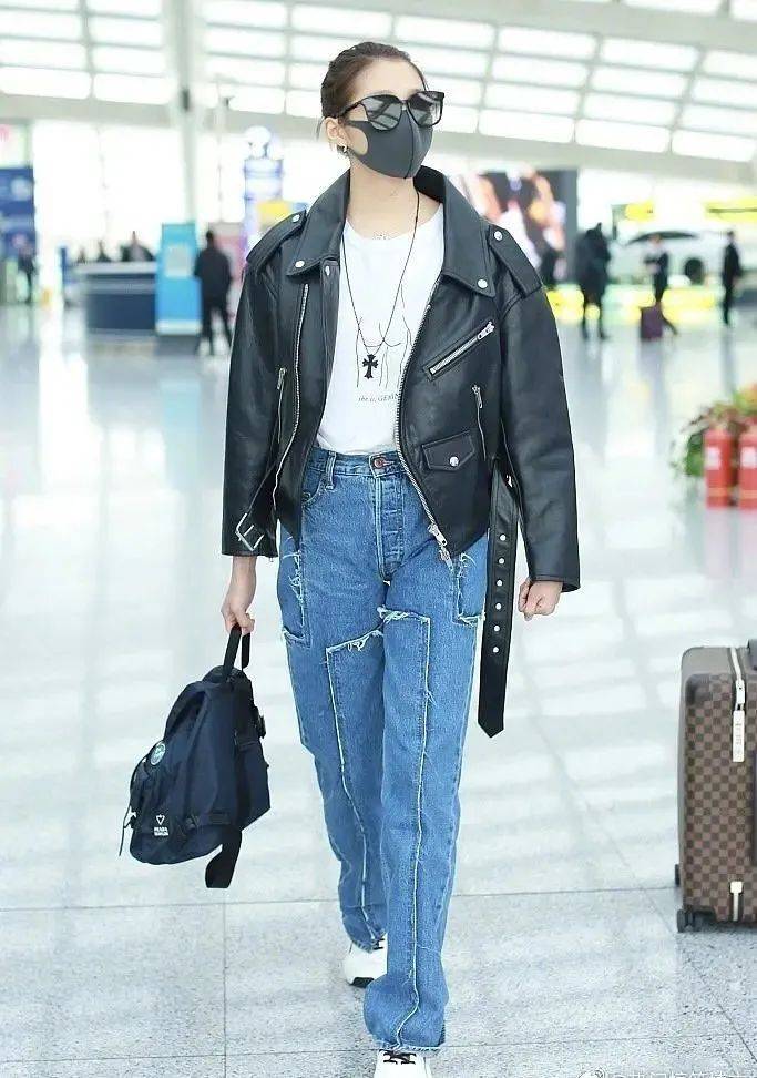 上半身 女星蒋欣瘦成Lisa 2.0？！到底什么情况呀…