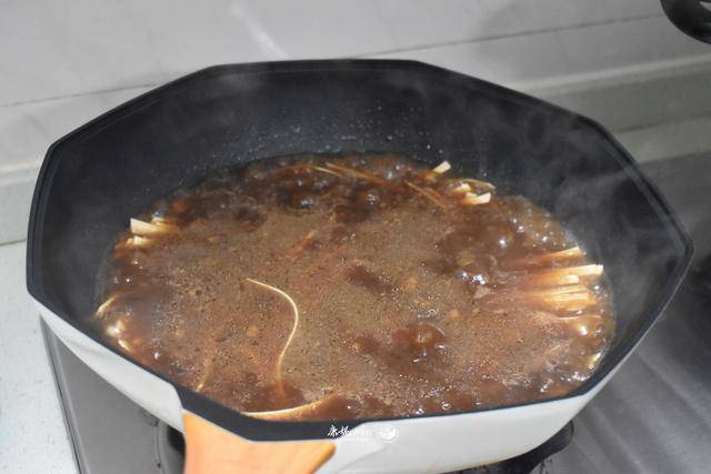 蔬菜|早餐给家人煮这碗面,荤素都有,好吃又解馋,工作量再大也不会饿