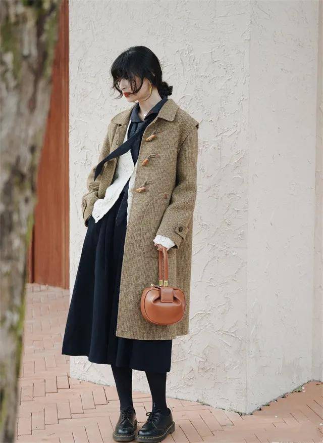 变化 降温后不要乱打扮，试试这些保暖洋气又显气质的穿搭，高级又实用