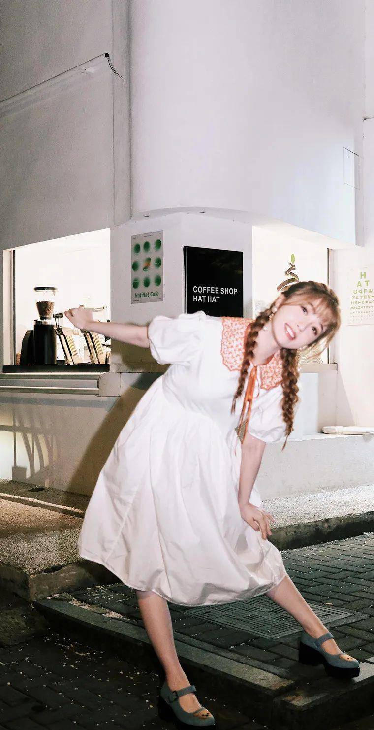 女明星 组图｜虞书欣：复古洋娃娃造型