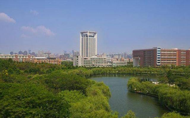 航空学校排行_南昌一所航空专业的名校:在江西省排行前列,有7位两院院士