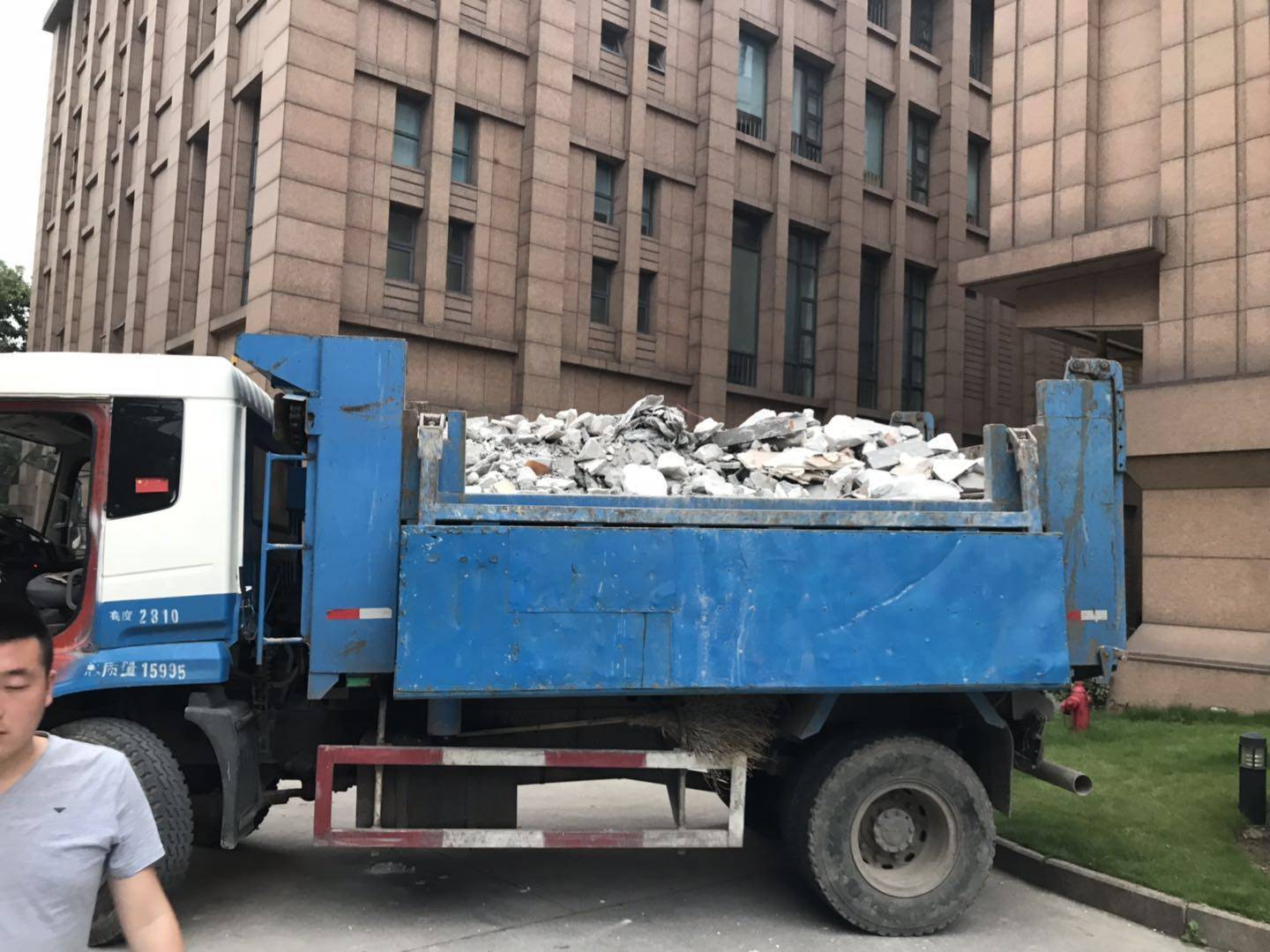 深圳龙华垃圾清运龙华区建筑垃圾清运电话
