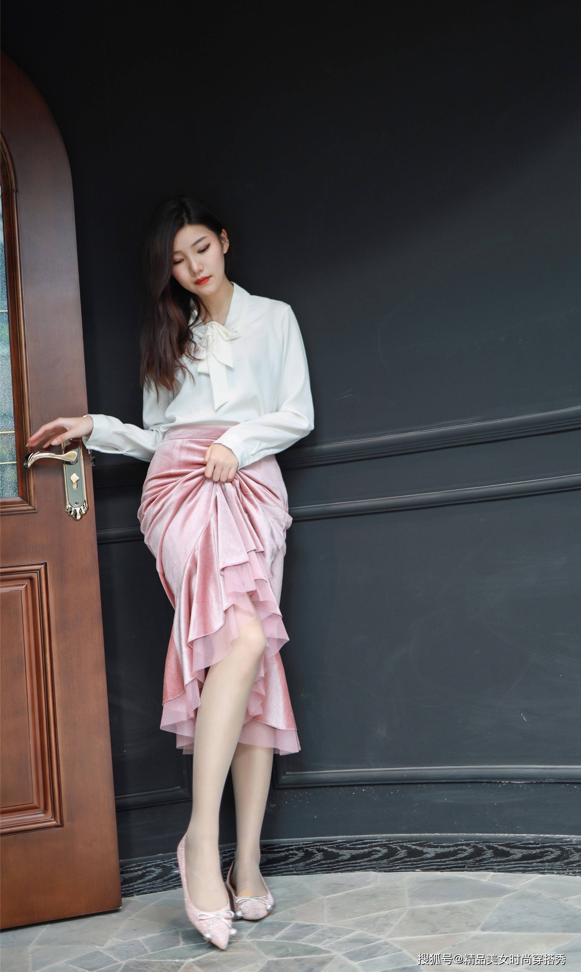 鱼尾 优雅又不失简约感的白色衬衫，让你在任何场合都能秀出女人味