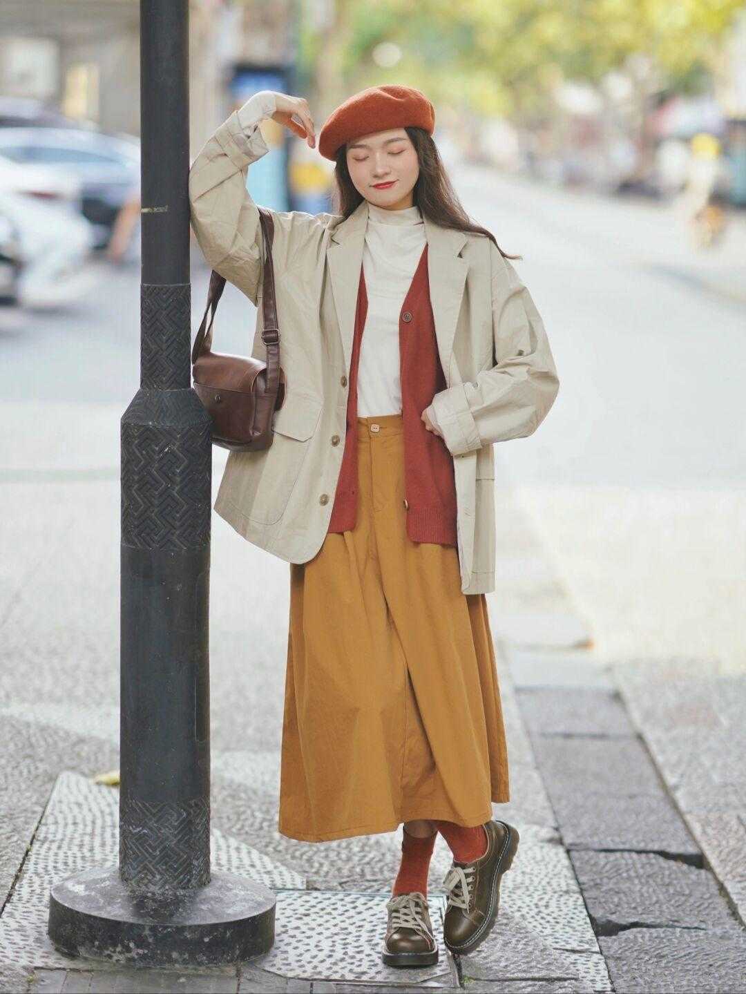 黑色 秋冬一定要试试“紧身打底+高腰半身裙”,温柔优雅,时髦百搭