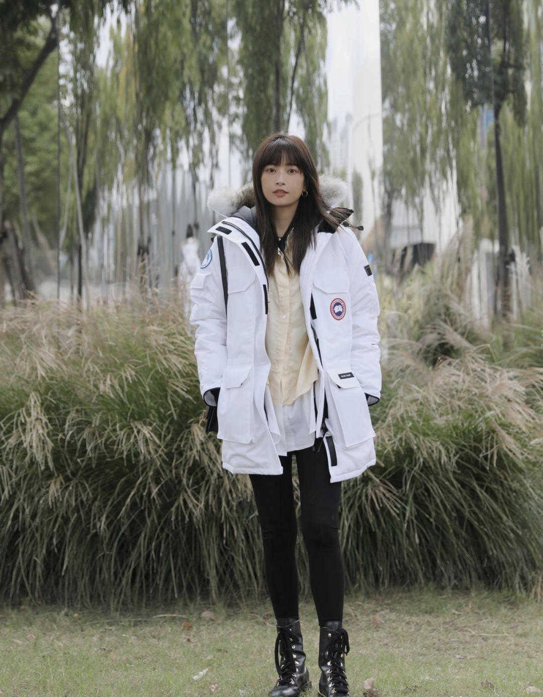 颜色 秋天就穿羽绒服？小姐姐特推5款，跟着小编学起来，又时尚还保暖