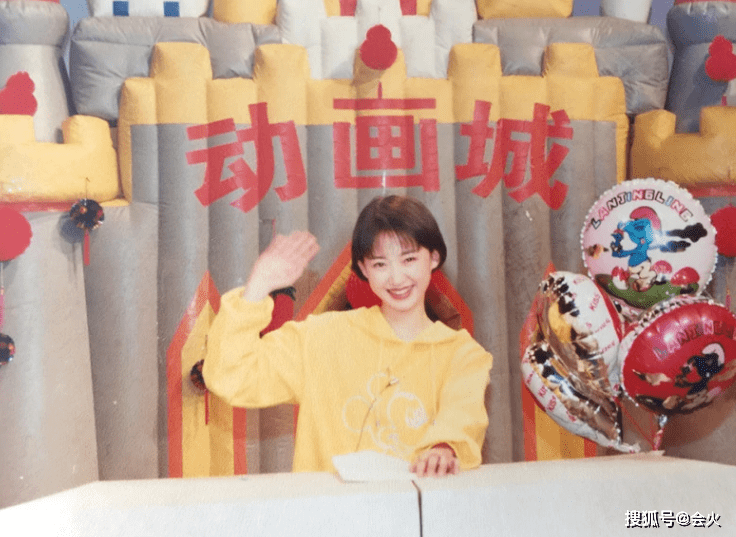 后首|红果果二胎后首复工！打扮少女面色红润，47岁小鹿姐姐罕露面