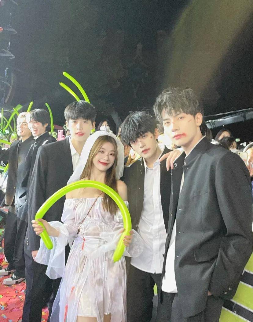 欢乐谷别当鬼了，抓他去出道吧…