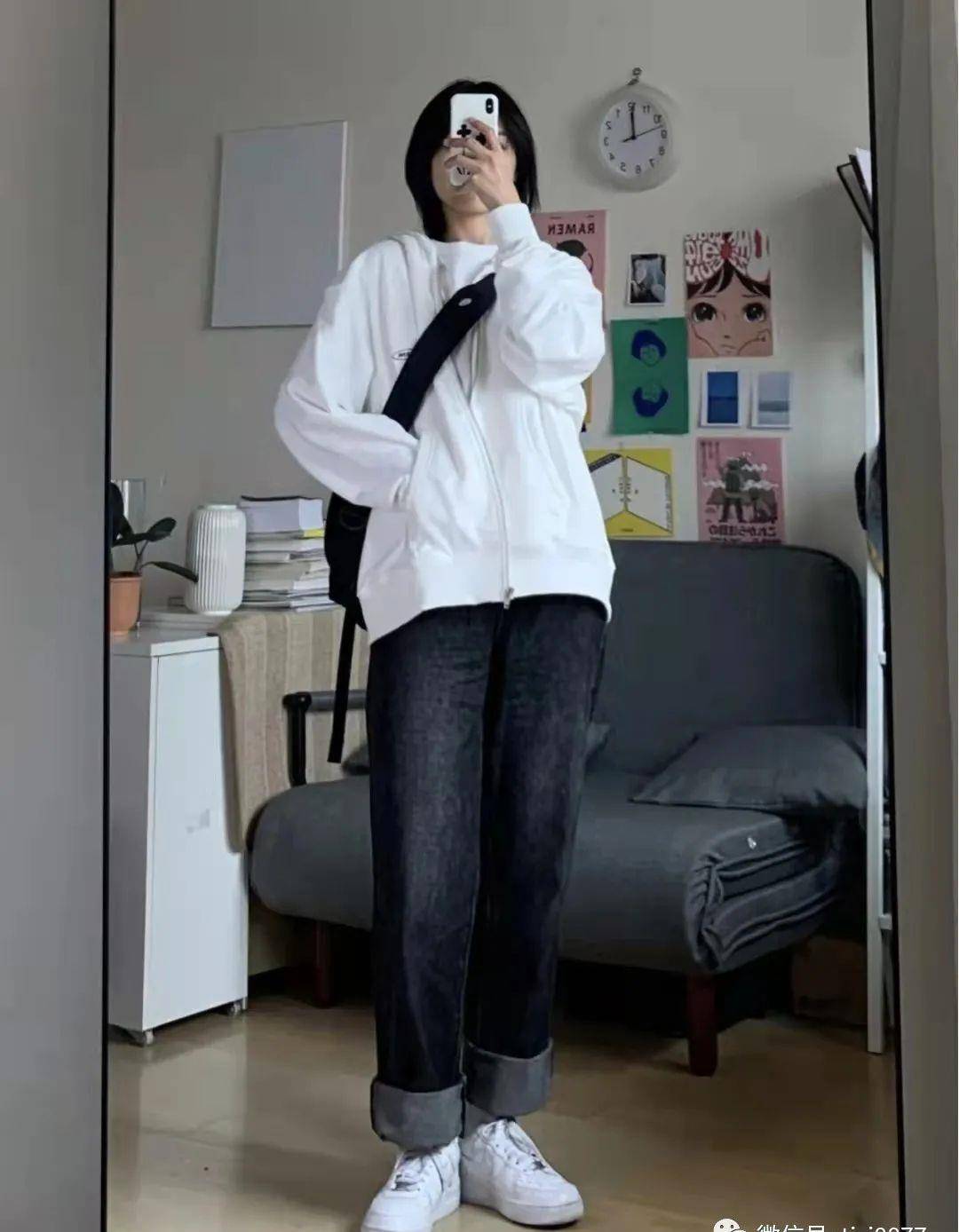 原创白色卫衣搭配什么裤子好看