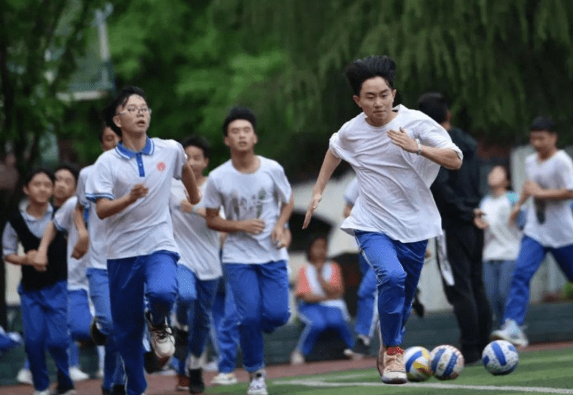 初中生|初中生“身高标准表”来了,至少这个数才算及格,你拖后腿了吗