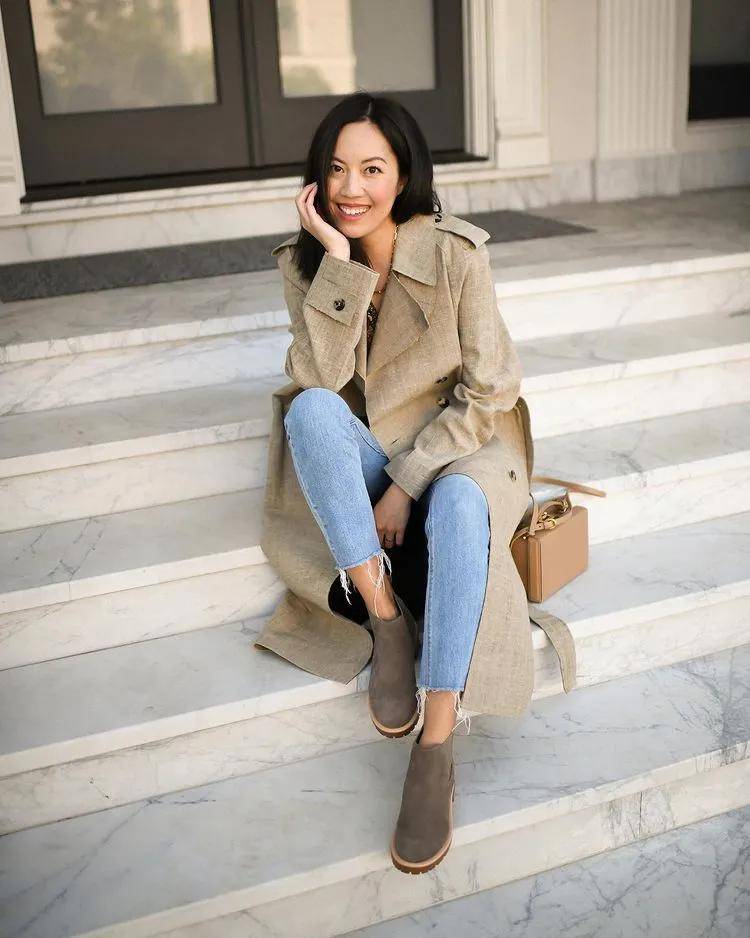 什么 初冬日本博主街拍 大衣里面都穿什么看看她们的搭配吧