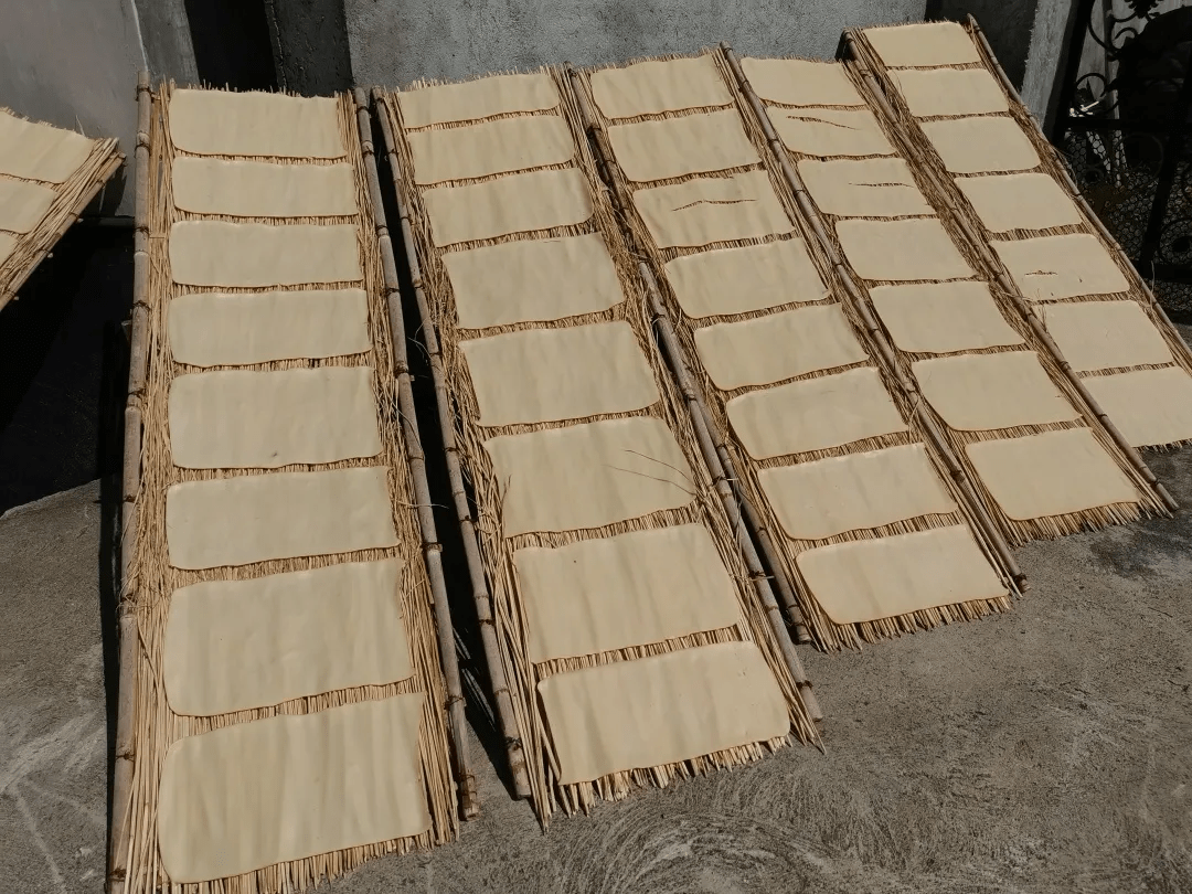 腾冲特色小吃丨传统村落里的干栏片