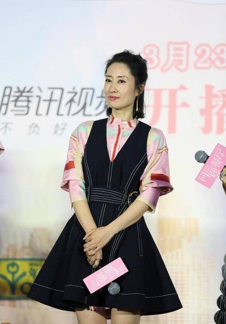 颜照来 刘亦菲与刘敏涛合照被比下去了，虽乖巧可人但气场却输了一大截