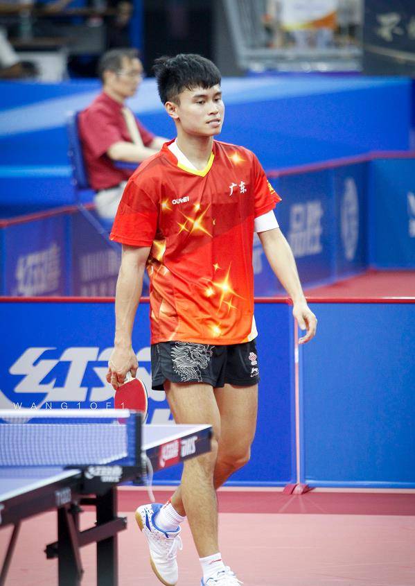 原创单打掉链子双打靠递补才晋级周启豪恐难成世乒赛国乒黑马