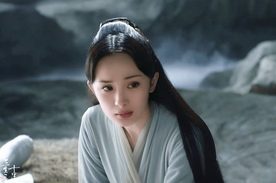 桃花|《娇藏》概念海报发布,官宣女主为杨幂,男主疑似是新晋顶流