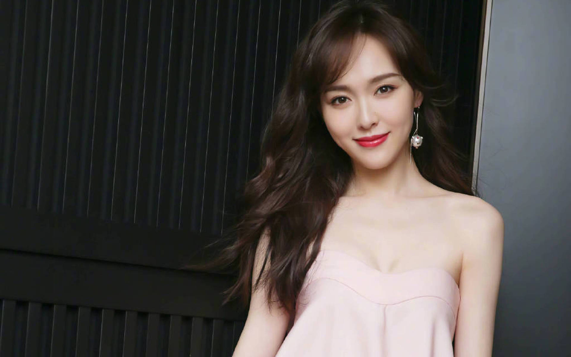 电影|小公主连累了电影？异域四字艳压京圈格格？唐嫣被嫌弃保养太好？