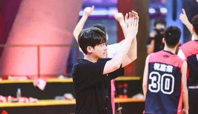 因为|李易峰：不输别人的颜值，赢了自己的实力