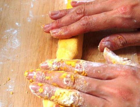 因为|南瓜里面加鸡蛋，味道香甜浓厚，操作简单，轻松搞定早餐！