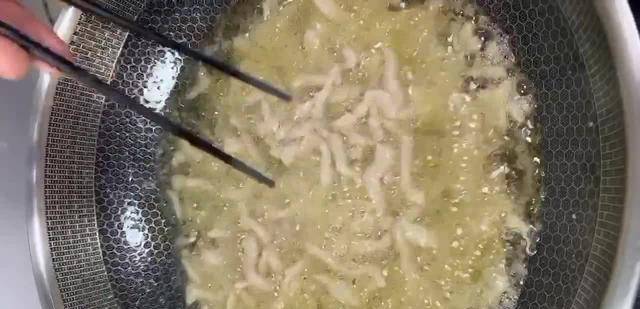 炒肉丝怎么炒非常嫩 dfaf32939ed04932b01f4978e406118f.jpeg