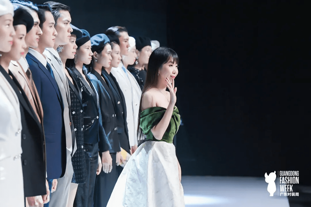 设计 2021广东时装周-秋季秀场直击：VOGVACHI婳池