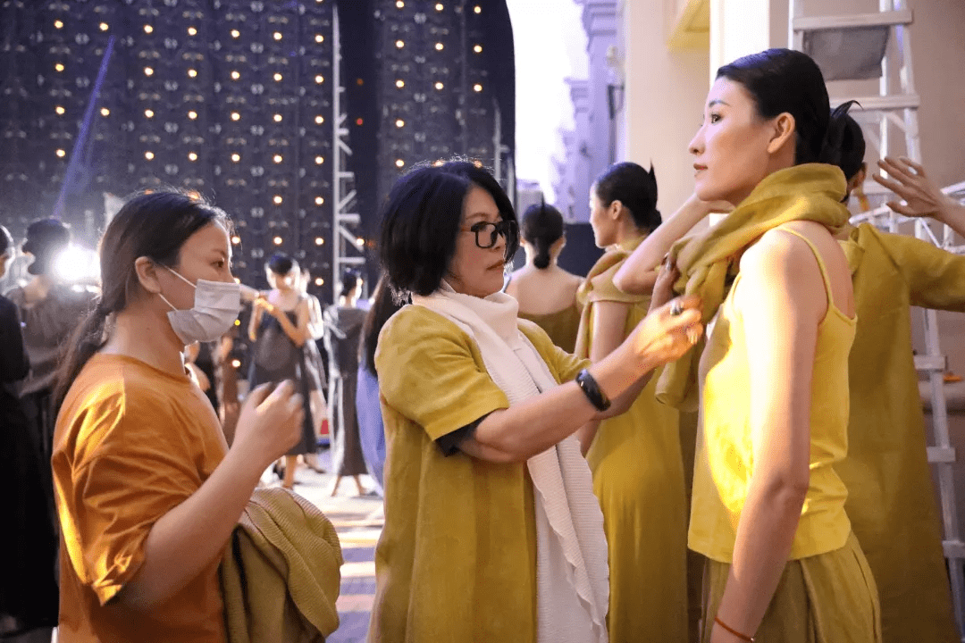 广州 2021广东时装周-秋季秀场直击：李小燕高级定制