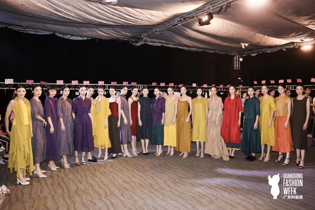 广州 2021广东时装周-秋季秀场直击：李小燕高级定制